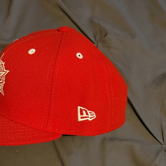 Rare Exclusive Dionic Worldwide Red Snowflake New Era 59Fifty - Size 7 1/2 - Picture 2 of 5